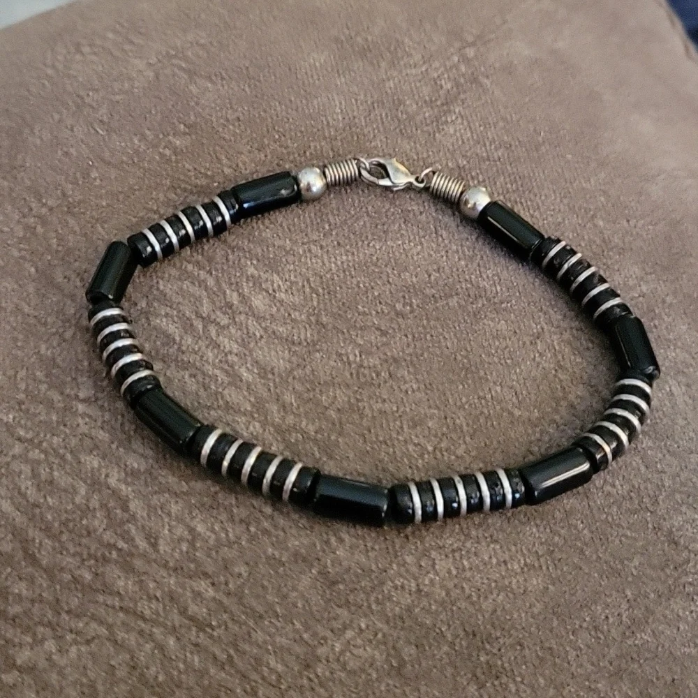 3/$30 VTG Men's Black Acrylic Tube Beaded Bracelet